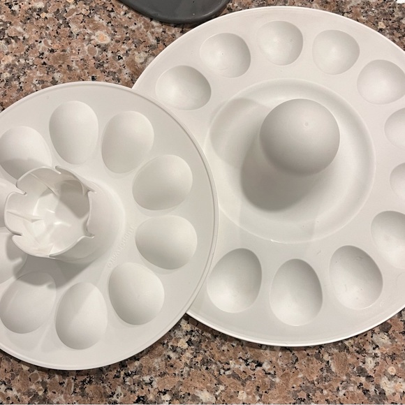 Tupperware Egg Display. - Picture 2 of 2